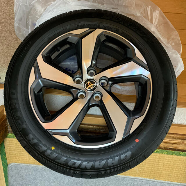 DUNLOP(ダンロップ)のrav4 phv  G'Z package 純正タイヤ&ホイール 自動車/バイクの自動車(タイヤ・ホイールセット)の商品写真