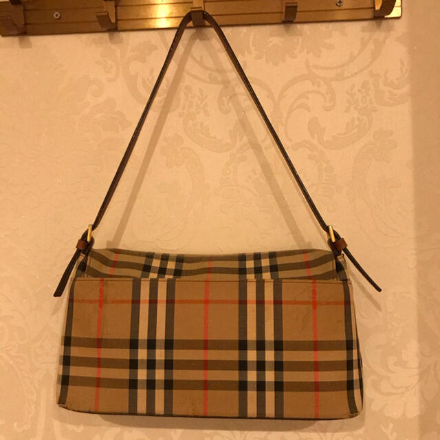 BURBERRY(バーバリー)のBURBERRY ショルダーバック　美品 レディースのバッグ(ショルダーバッグ)の商品写真