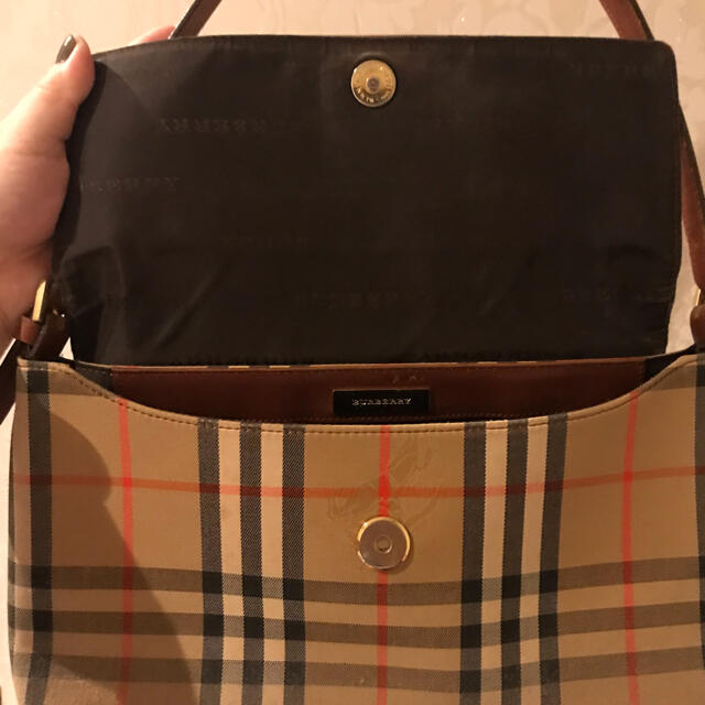 BURBERRY(バーバリー)のBURBERRY ショルダーバック　美品 レディースのバッグ(ショルダーバッグ)の商品写真