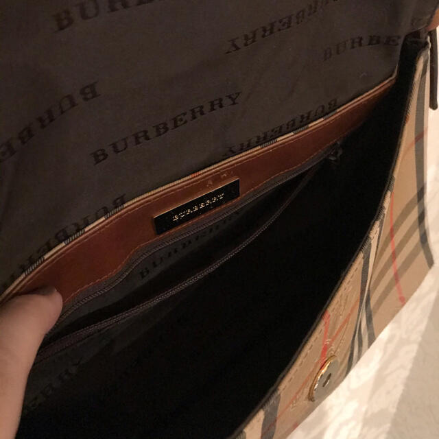 BURBERRY(バーバリー)のBURBERRY ショルダーバック　美品 レディースのバッグ(ショルダーバッグ)の商品写真