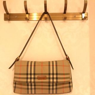 バーバリー(BURBERRY)のBURBERRY ショルダーバック　美品(ショルダーバッグ)