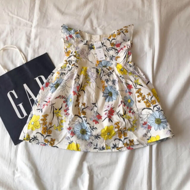 babyGAP(ベビーギャップ)の新品タグ付き◆ babyGAP 95 お花柄 ワンピース フリル ベビーギャップ キッズ/ベビー/マタニティのキッズ服女の子用(90cm~)(ワンピース)の商品写真