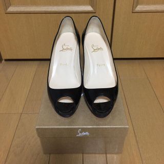 クリスチャンルブタン(Christian Louboutin)の《美品》オープントゥパンプス(ハイヒール/パンプス)