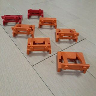 タカラトミー(Takara Tomy)のプラレール　車止め　赤2つ　オレンジ5つ(鉄道模型)