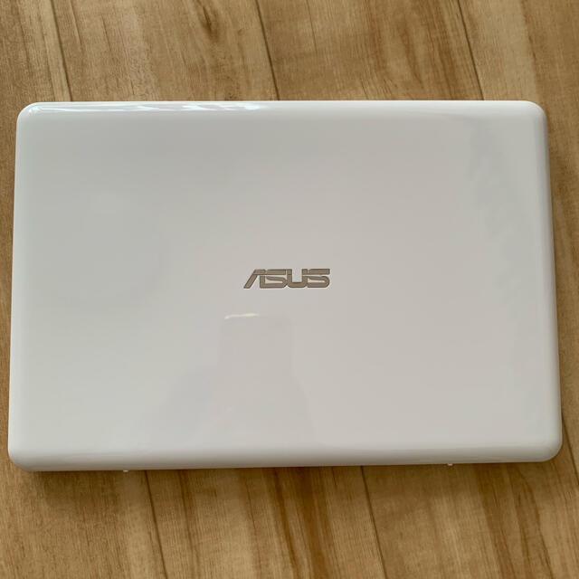 大人の上質  ASUS EeeBook X205TA-WHITE10 ノートPC