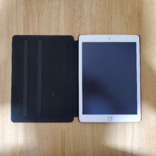 アイパッド(iPad)のiPad5 32GB　ゴールド　本体のみ(ケース、フィルム付き)　(タブレット)