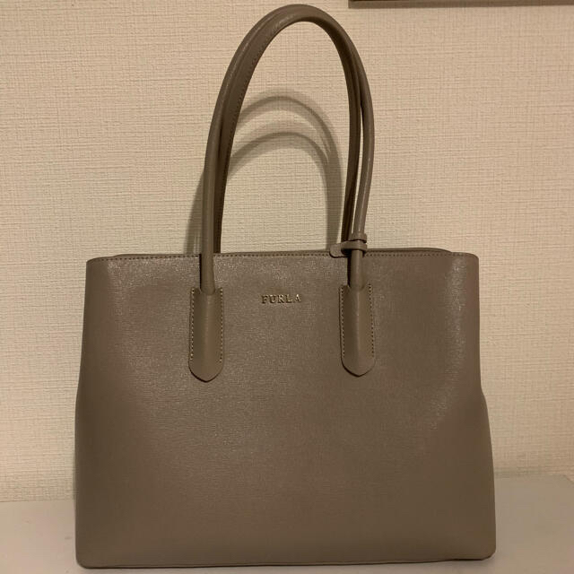 Furla(フルラ)のFURLA トートバッグ　グレージュ レディースのバッグ(トートバッグ)の商品写真