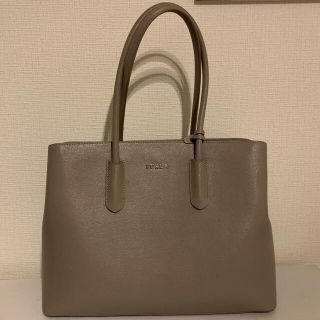 フルラ(Furla)のFURLA トートバッグ　グレージュ(トートバッグ)