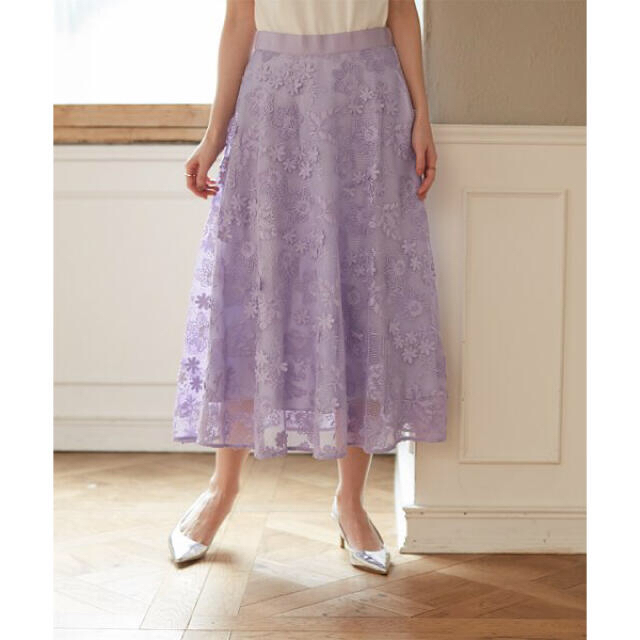 STRAWBERRY-FIELDS(ストロベリーフィールズ)のSTRAWBERRY-FIELDS ＤＶフラワーフォートレース　スカート レディースのスカート(ひざ丈スカート)の商品写真