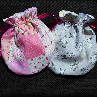 ハンドメイド　丸い巾着（2個セット）(ポーチ)