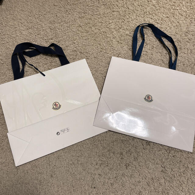 MONCLER(モンクレール)のモンクレール　moncler 紙袋　ショップ袋　2枚セット レディースのバッグ(ショップ袋)の商品写真