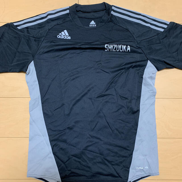 adidas(アディダス)のadidas Tシャツ Lサイズ スポーツ/アウトドアのランニング(ウェア)の商品写真