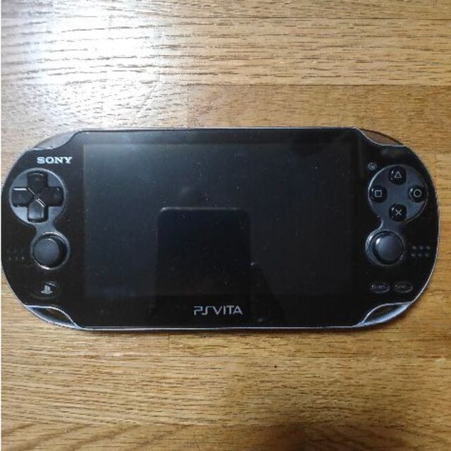 PS Vita 1000 本体 32GBメモリーカード・USBケーブル付 1