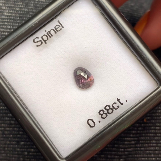 【週末半額SALE????¥15,300→¥７,６５０‼️】お豆スピネル0.88ct 6