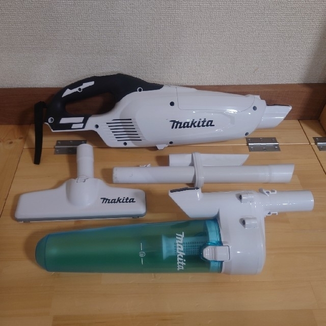 Makita(マキタ)のマキタ　18V　中古　充電式クリーナー　CL282FD スマホ/家電/カメラの生活家電(掃除機)の商品写真