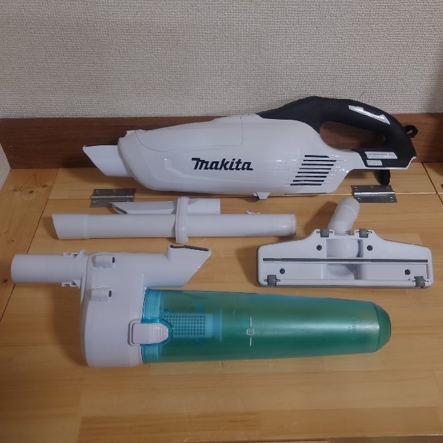 Makita(マキタ)のマキタ　18V　中古　充電式クリーナー　CL282FD スマホ/家電/カメラの生活家電(掃除機)の商品写真