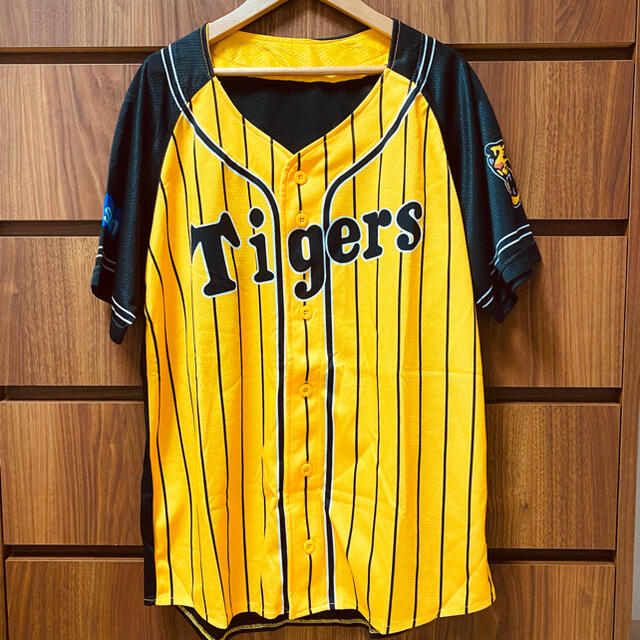 阪神タイガース(ハンシンタイガース)のタイガース Tigers ユニフォーム スポーツ/アウトドアの野球(応援グッズ)の商品写真