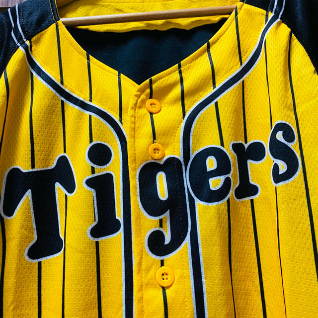 阪神タイガース(ハンシンタイガース)のタイガース Tigers ユニフォーム スポーツ/アウトドアの野球(応援グッズ)の商品写真