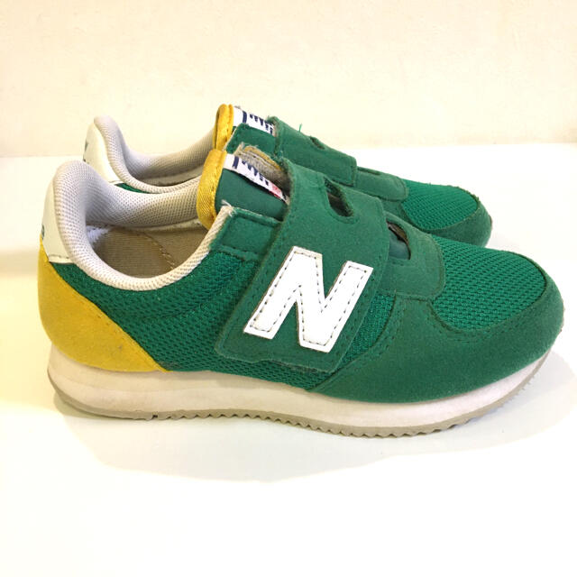 New Balance(ニューバランス)のNew Balance  キッズ　KV220BDP  GR/YE 17.5cm  キッズ/ベビー/マタニティのキッズ靴/シューズ(15cm~)(スニーカー)の商品写真