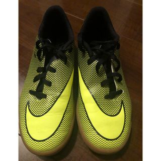 ナイキ(NIKE)のNIKE ナイキ ブラバータ 23.5cm フットサルシューズ(シューズ)