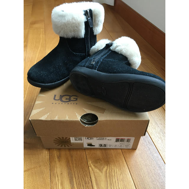 UGG(アグ)のUGG Kinds ブーツ キッズ/ベビー/マタニティのキッズ靴/シューズ(15cm~)(ブーツ)の商品写真