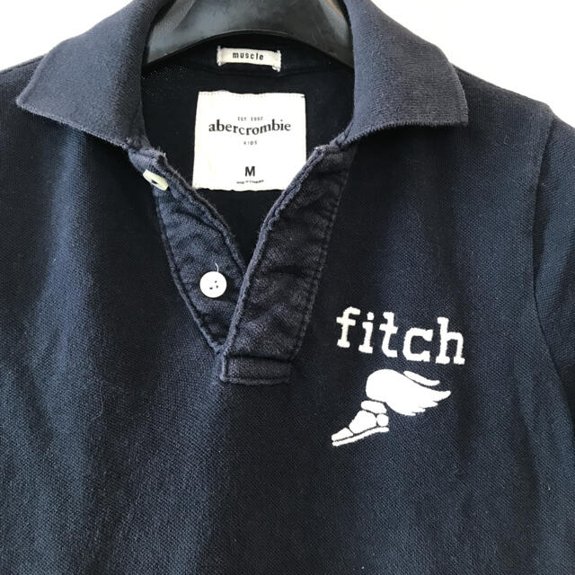 Abercrombie&Fitch(アバクロンビーアンドフィッチ)のアバクロ　紺　ポロシャツ レディースのトップス(ポロシャツ)の商品写真