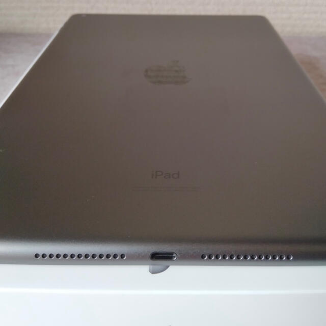 Wi-Fi専用】iPad 10.2インチ 第8世代 (128GB) グレー Wi-Fi専用】iPad 10.2インチ 第8世代 (128GB) グレー