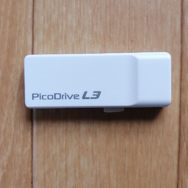 USBメモリ　32G スマホ/家電/カメラのPC/タブレット(PCパーツ)の商品写真