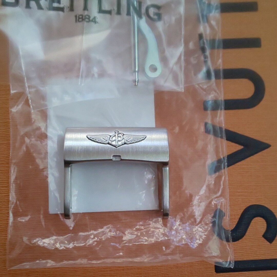 BREITLING(ブライトリング)の18ミリ 艶消し ブライトリングの純正尾錠 メンズの時計(腕時計(アナログ))の商品写真