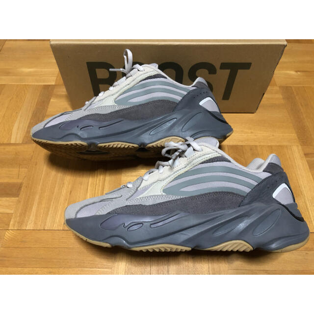 adidas(アディダス)の【特別プライス】ADIDAS YEEZY BOOST 700 V2 TEPHRA メンズの靴/シューズ(スニーカー)の商品写真