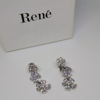 ルネ(René)のRene  フラワーモチーフ 3連 ラインストーン(イヤリング)