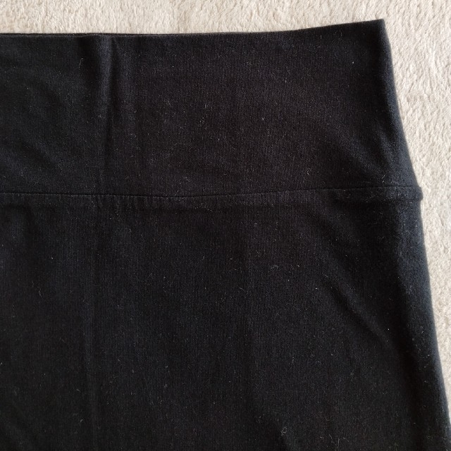 FOREVER 21(フォーエバートゥエンティーワン)のForever21　スリムフィットミニスカート　黒 レディースのスカート(ミニスカート)の商品写真
