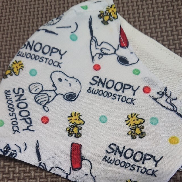 SNOOPY(スヌーピー)のマスクカバー  立体  大きめ  スヌーピー ハンドメイドのハンドメイド その他(その他)の商品写真