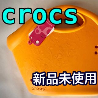 クロックス(crocs)のcrocs.carry all Bag Iroha mango(ハンドバッグ)