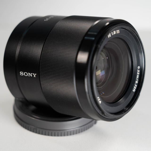 SONY(ソニー)の【daさま専用】SONY FE 35mm F1.8 SEL35F18F スマホ/家電/カメラのカメラ(レンズ(単焦点))の商品写真