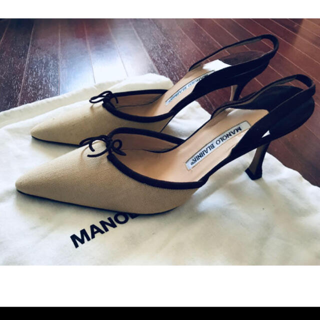 MANOLO BLAHNIK(マノロブラニク)のMANOLO BLAHNIKマノロブラニク37 レディースの靴/シューズ(ハイヒール/パンプス)の商品写真