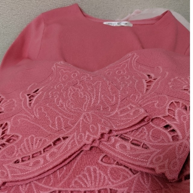 銀座マギー 刺繍の素敵なピンクサラサラニットの通販 by かも's shop｜ギンザマギーならラクマ - スーパービューティー♡44♡ NEW好評