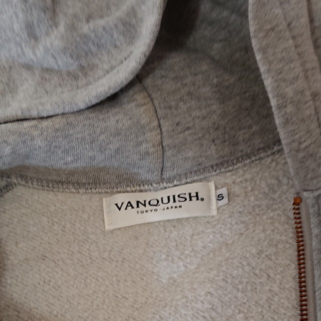 VANQUISH(ヴァンキッシュ)のパーカー グレー  VANQUISH メンズのトップス(パーカー)の商品写真