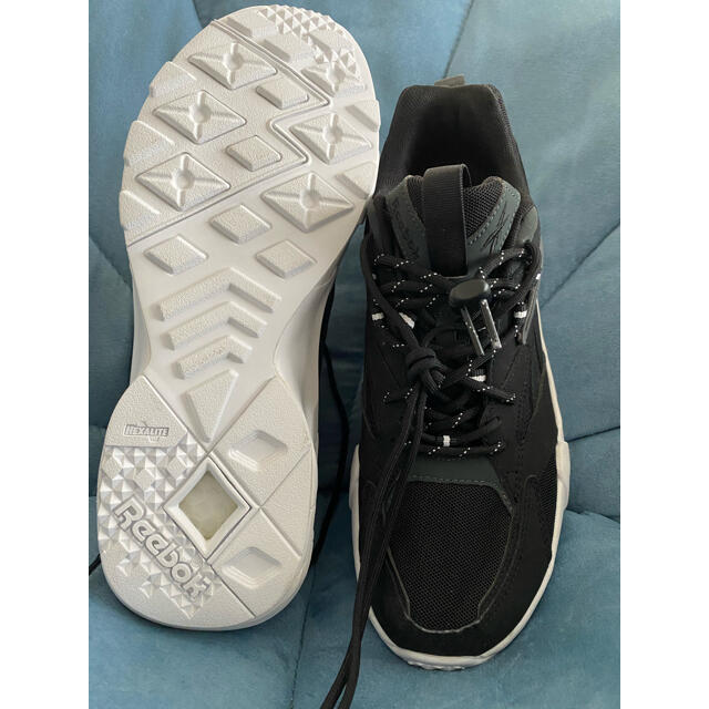 Reebok(リーボック)の【新品】Reebok DV8173 27.5cm 箱なし メンズの靴/シューズ(スニーカー)の商品写真