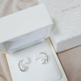 ミキモト(MIKIMOTO)のあさがお様専用 現行ミキモトMIKIMOTO k18WGパールピアス定価約20万(ピアス)