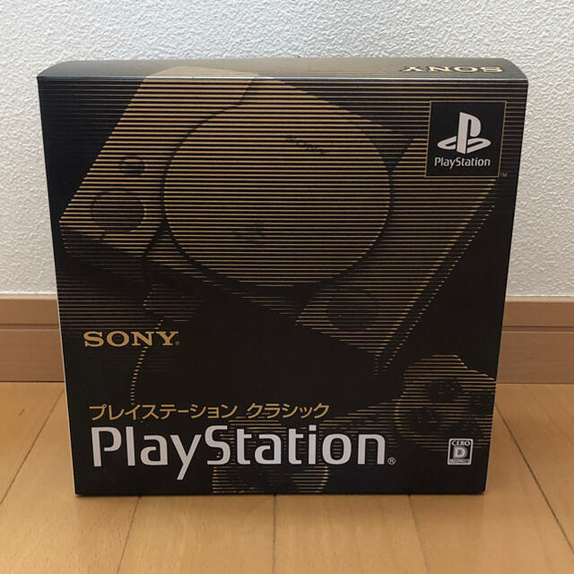 PlayStation(プレイステーション)のプレイステーションクラシック エンタメ/ホビーのゲームソフト/ゲーム機本体(家庭用ゲーム機本体)の商品写真