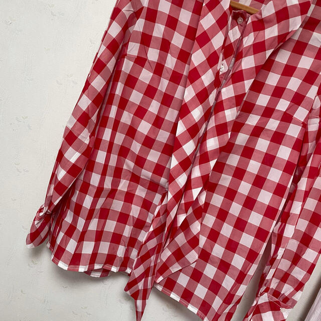 BUONA GIORNATA(ボナジョルナータ)の赤チェックブラウス レディースのトップス(シャツ/ブラウス(長袖/七分))の商品写真