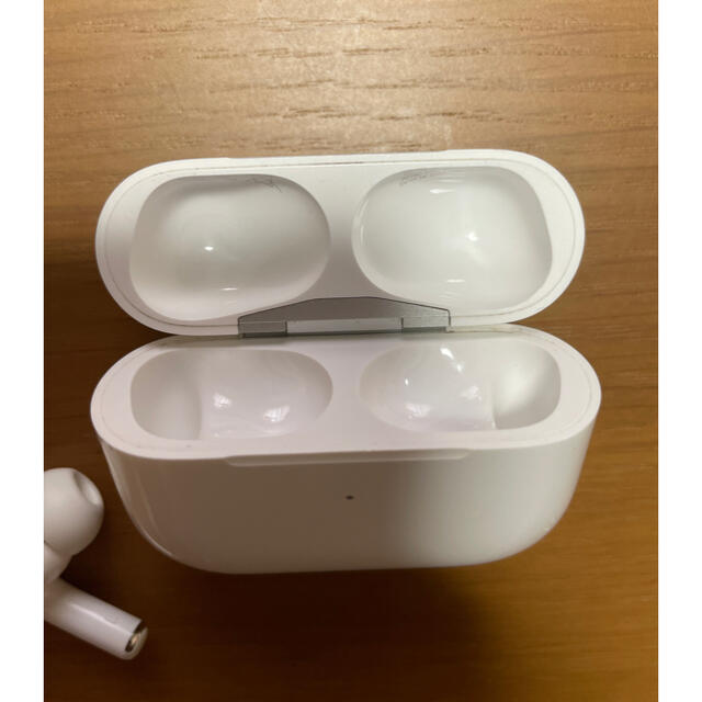 Apple正規品AirPods Pro 充電ケース 左耳のみ Apple正規品AirPods Pro 充電ケース 左耳のみ