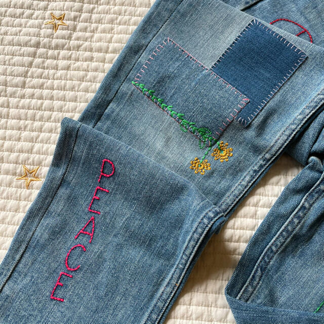 GAP Kids(ギャップキッズ)のgap kids ギャップキッズ　デニム　ジーンズ　刺繍 キッズ/ベビー/マタニティのキッズ服女の子用(90cm~)(パンツ/スパッツ)の商品写真