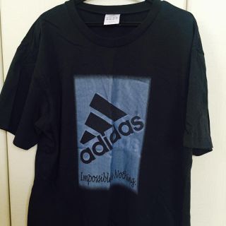 アディダス(adidas)のadidas Tシャツ(Tシャツ/カットソー(半袖/袖なし))