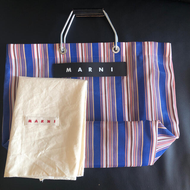 Marni(マルニ)の美品　MARNI マルニ フラワーカフェ　トートバッグ レディースのバッグ(トートバッグ)の商品写真