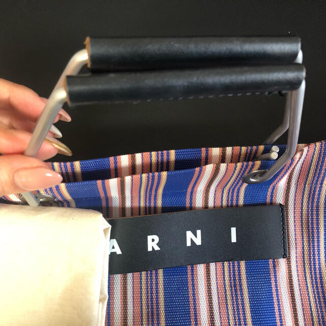 Marni(マルニ)の美品　MARNI マルニ フラワーカフェ　トートバッグ レディースのバッグ(トートバッグ)の商品写真