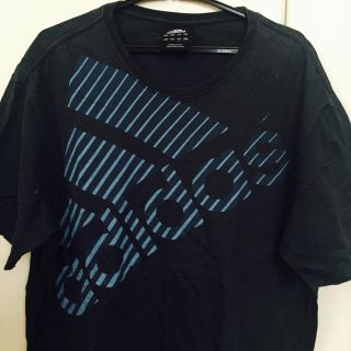 アディダス(adidas)のadidas Tシャツ(Tシャツ/カットソー(半袖/袖なし))