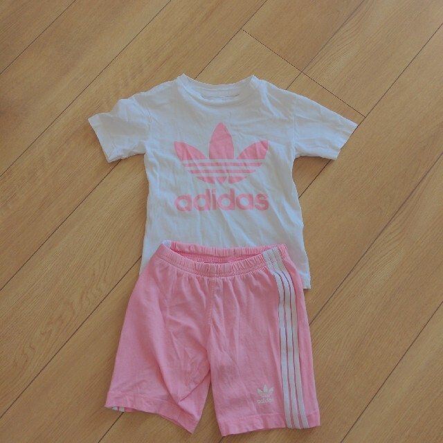 adidas(アディダス)の100cm　アディダス　スポーツウェア上下セット キッズ/ベビー/マタニティのキッズ服女の子用(90cm~)(その他)の商品写真