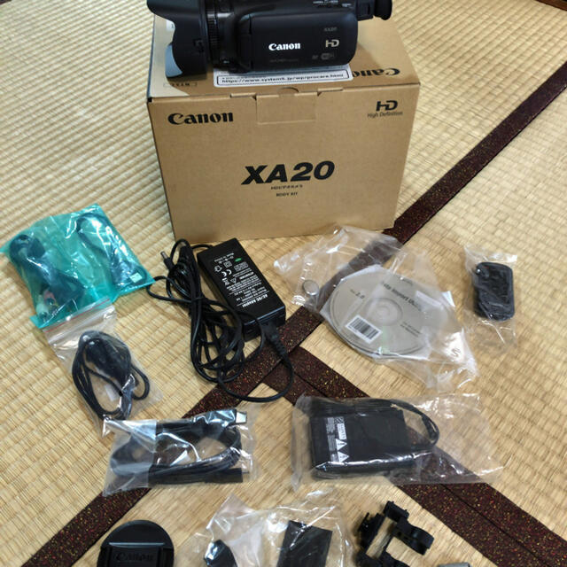 Canon XA20